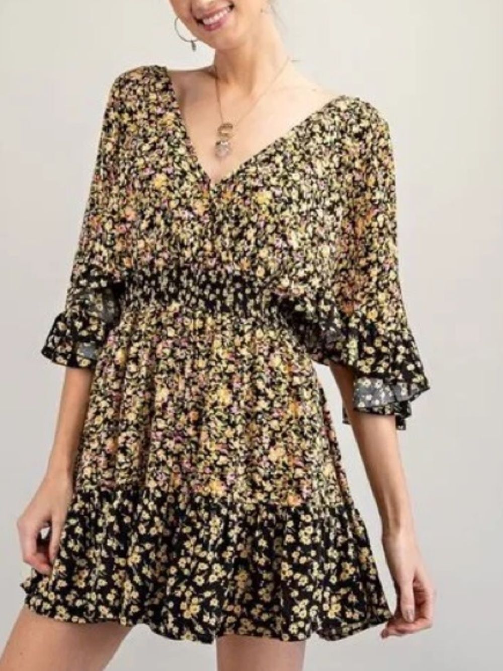 Easel Floral Boho Dress Romper Button Front V Neck Flutter Sleeve size Medium